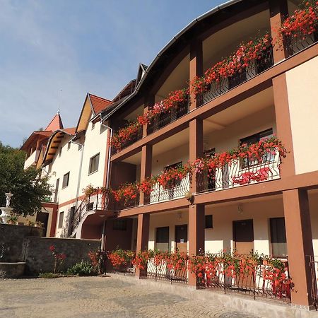 Mokus Panzio Bed & Breakfast Bicfalau Luaran gambar