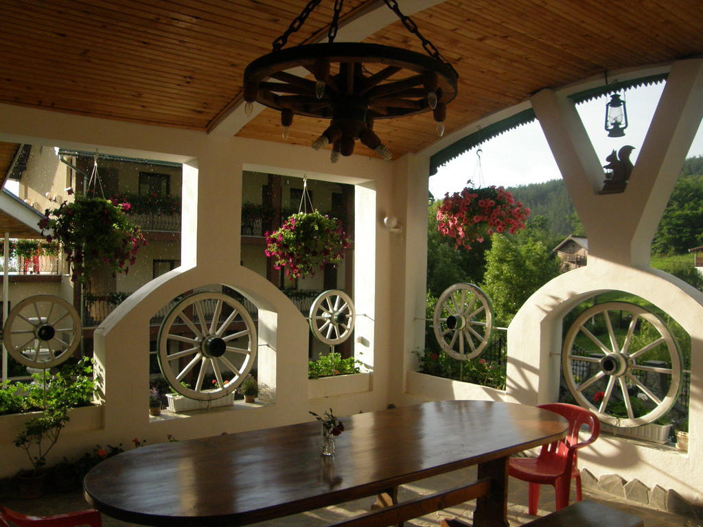 Mokus Panzio Bed & Breakfast Bicfalau Luaran gambar
